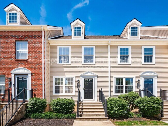 Foto del edificio - 6466 Ash Rock Cir