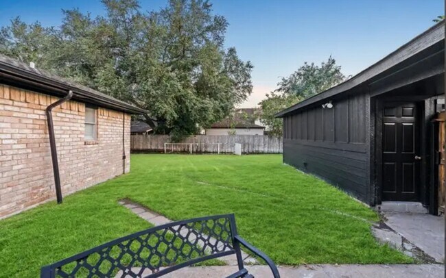 Foto del edificio - 11630 Sagemeadow Ln