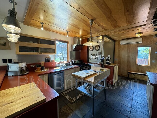 Foto del edificio - 5407 NE 33rd Ave