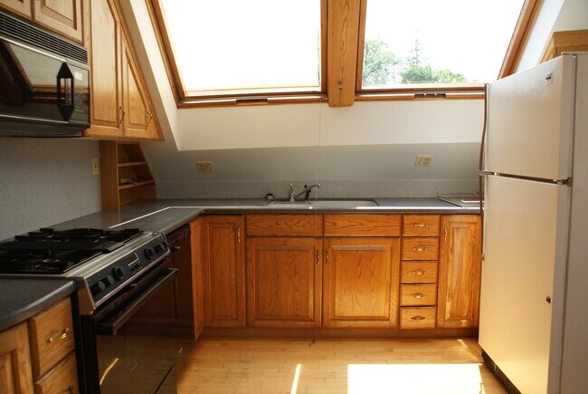 Cocina - 264 N Pleasant St