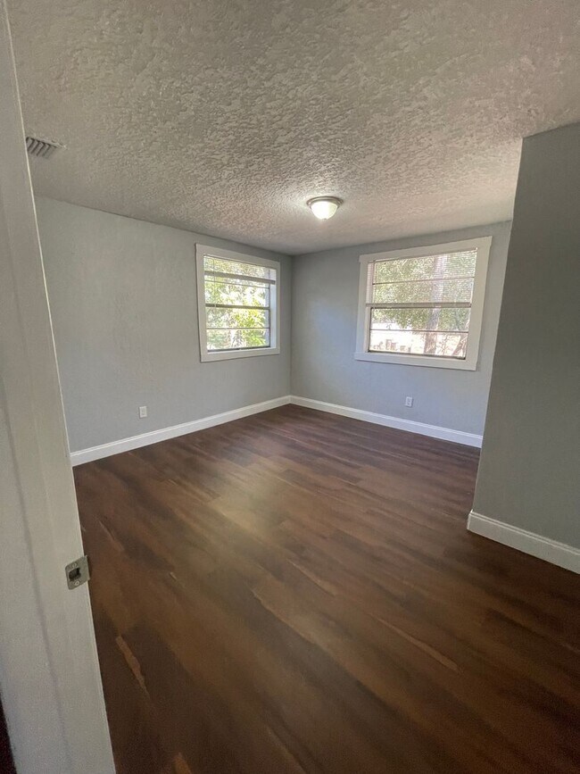 Foto del edificio - Single Family home available now!