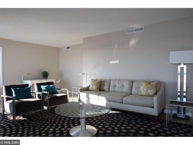 Foto del edificio - 2950 Dean Pkwy