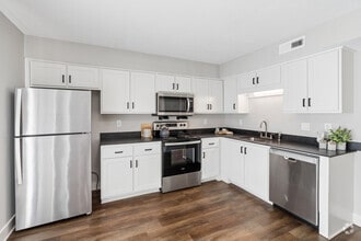 Building Photo - Village Lake Townhomes