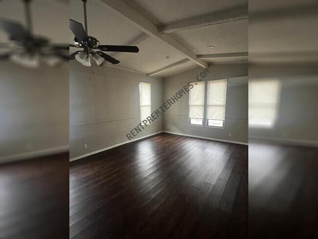 Foto del edificio - 5608 Stella Cir