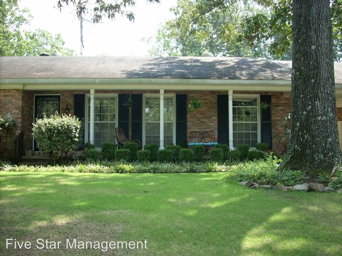 Foto principal - 4215 Hillsboro Dr
