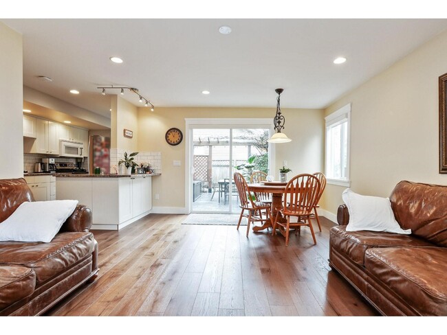 Building Photo - 12559-12524 24 Ave