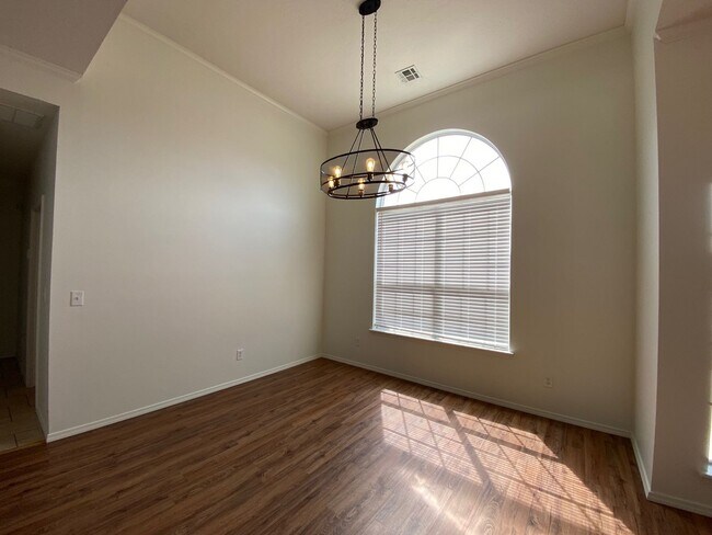 Foto del edificio - Great location with easy highway access.