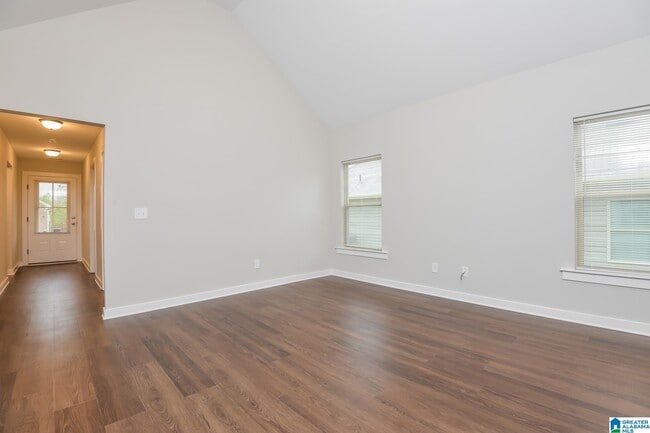 Building Photo - 865 Maple Trce
