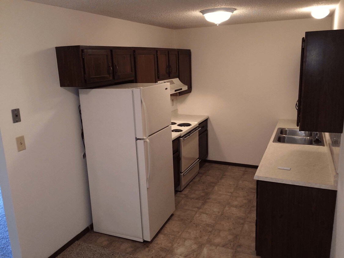 3124, 3128, 3132 Lundin Drive Apartments in Manhattan, KS