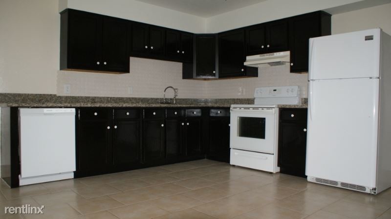 Primary Photo - 2 br, 1 bath Apartment - 130 Normandy Ave