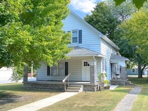 Building Photo - 627 N Main St