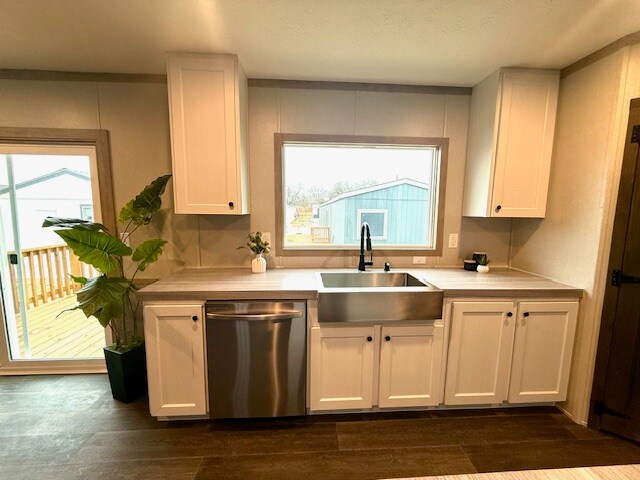 Foto del edificio - 15919 Flores Curv