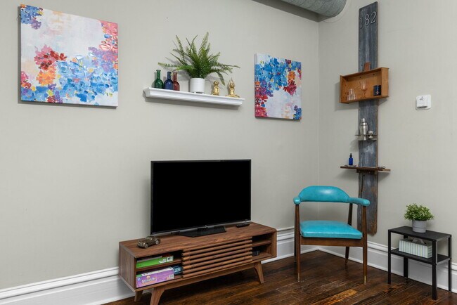 Foto del edificio - 2819 Shenandoah Ave