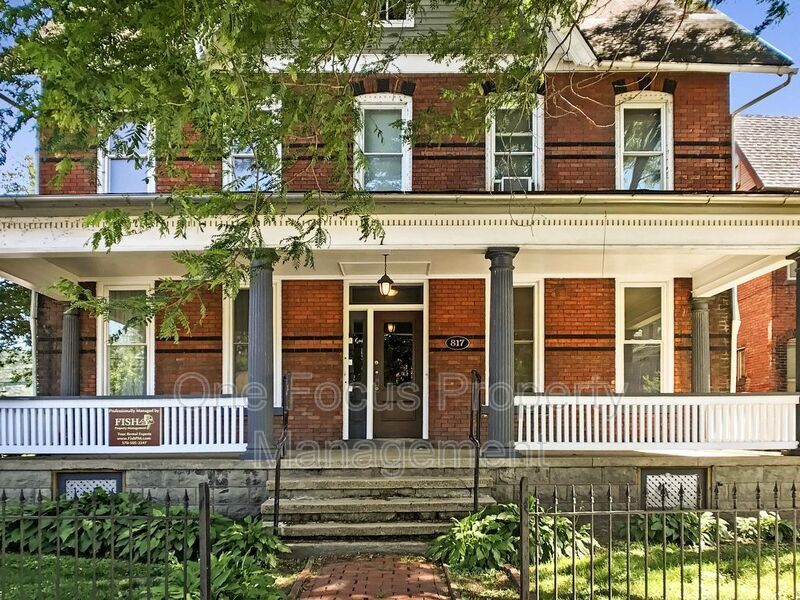 Primary Photo - 817 W 3rd St