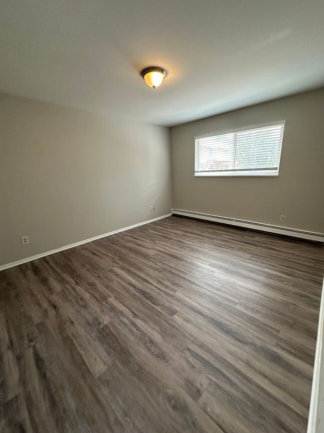 Building Photo - 1709 Eagle View Dr