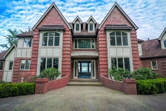 Building Photo - 24790 SW Big Fir Rd