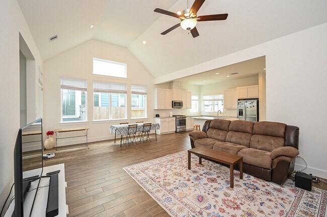 Foto del edificio - 1535 Cathedral Bend Drive