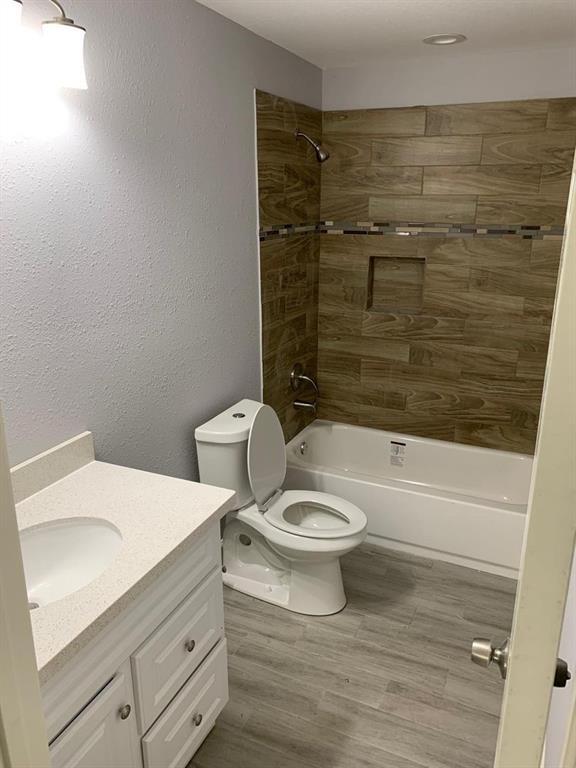 Foto del edificio - 13495 Inwood Dr