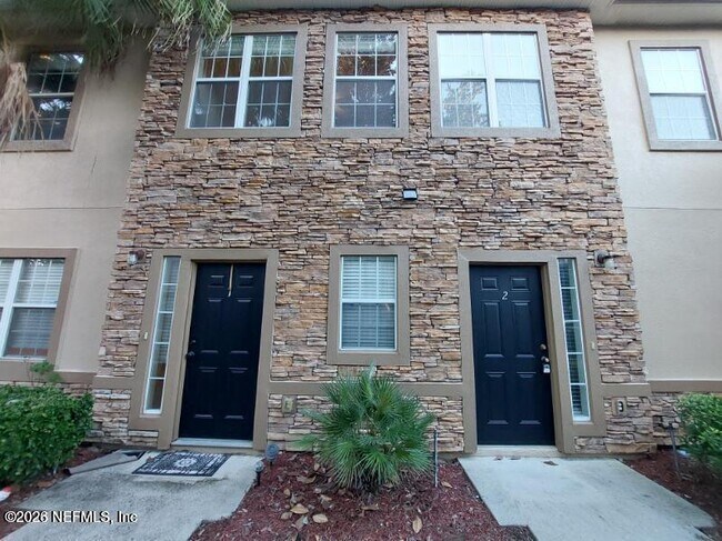 Foto del edificio - 7151 Deerfoot Cir
