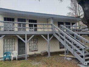 Building Photo - 8002 Trapier Ave