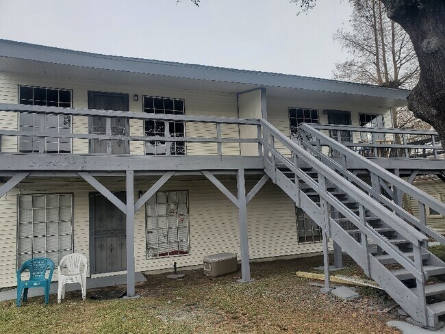 Building Photo - 8002 Trapier Ave