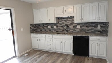 Building Photo - 1813 Glenn Hendren Dr