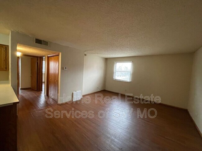 Foto del edificio - 2862 S Rogers Ave