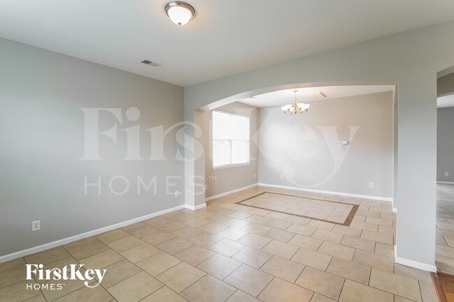 Foto del edificio - 113 Summer View Rd