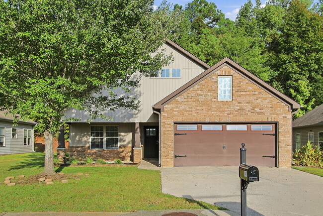 Building Photo - 141 Stonebriar Dr