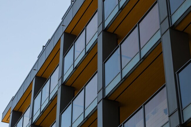 Building Photo - 1529 Oxford St