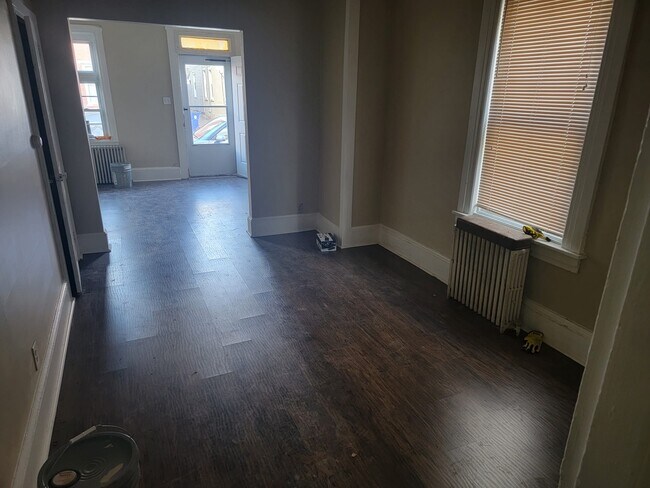 Building Photo - 408 Walnut St