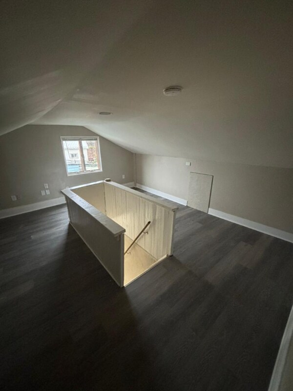 Foto del edificio - 631 Melwood Ave