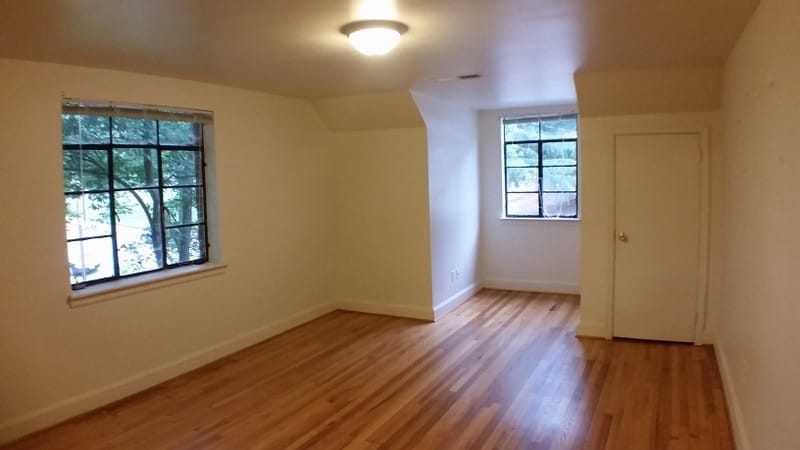 Primary Photo - 1015 Carolina Ave