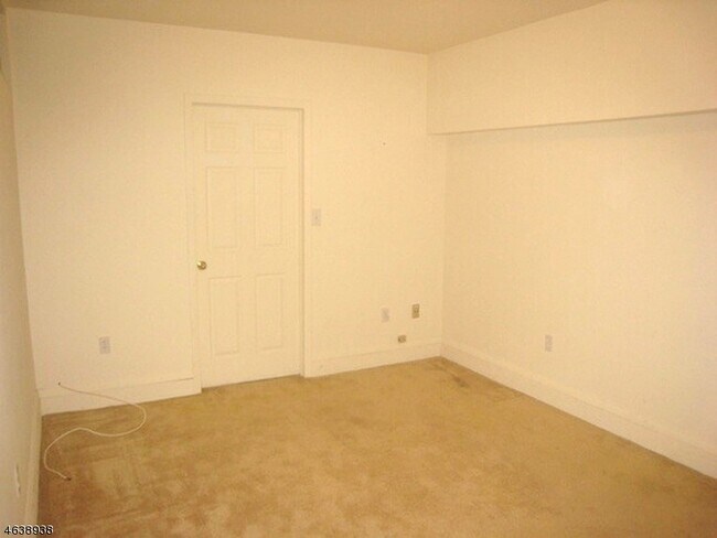 Building Photo - 144 Bayberry Row