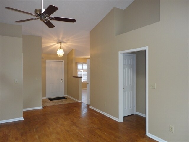Foto del edificio - 7641 Blackthorn Ct