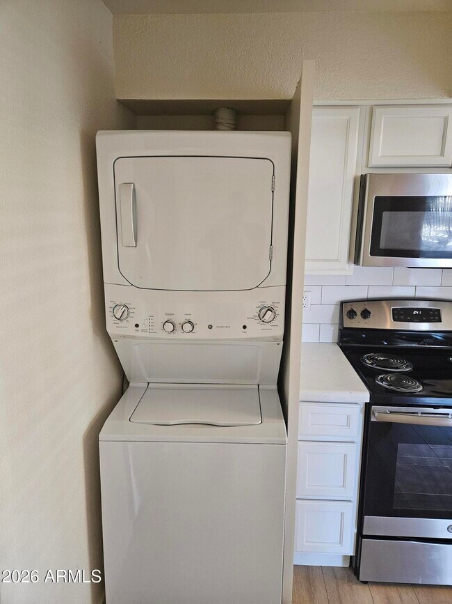 Foto del edificio - 1330 E Highland Ave