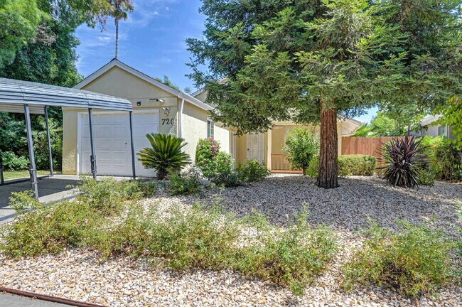 Building Photo - Lovely South Davis Home