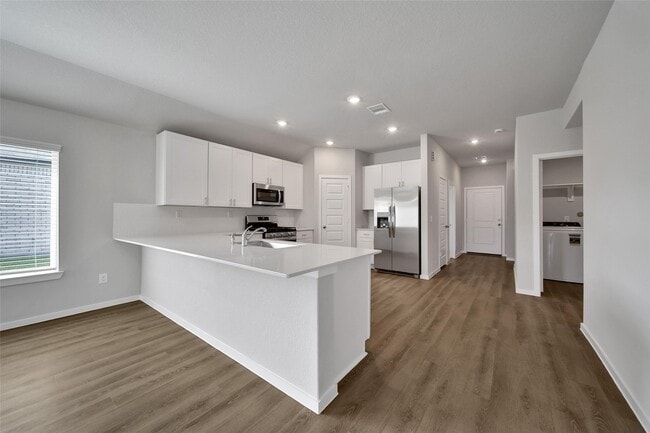 Foto del edificio - 8007 Camphor Ct