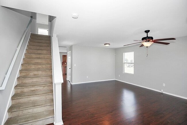 Building Photo - Spacious 3BD/2.5BA Home in Cabarrus Crossing!