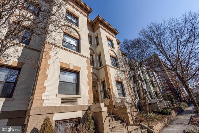 Building Photo - 1843 Mintwood Pl NW