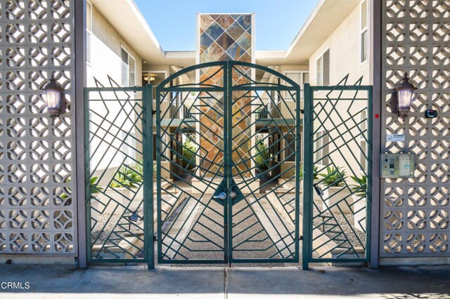 Foto del edificio - 720 S Orange Grove Blvd