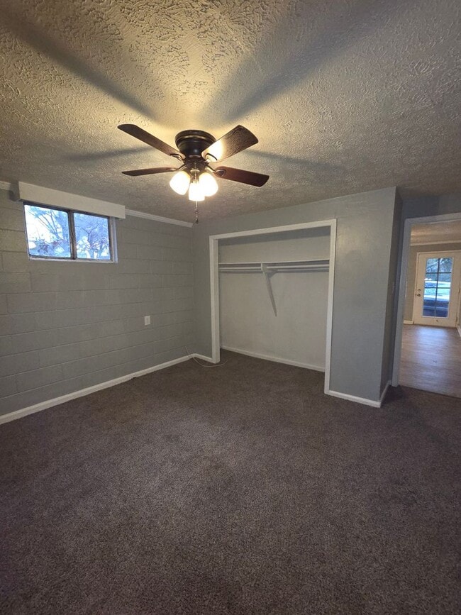 Foto del edificio - 928 Hamilton Blvd