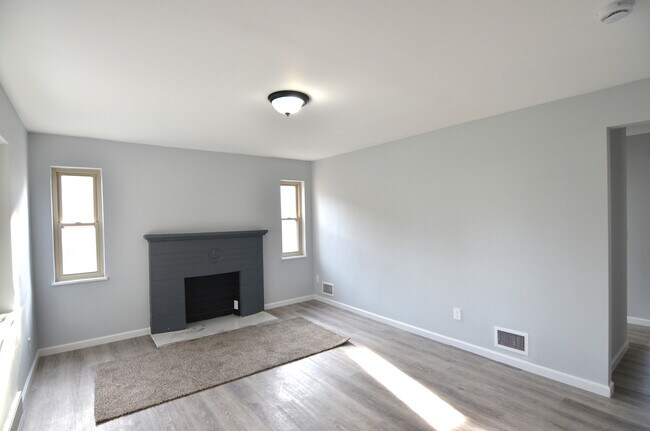 Foto del edificio - 7301 Brookcrest Dr