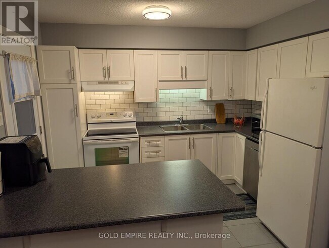 Photo du bâtiment - 925 Lawson Rd
