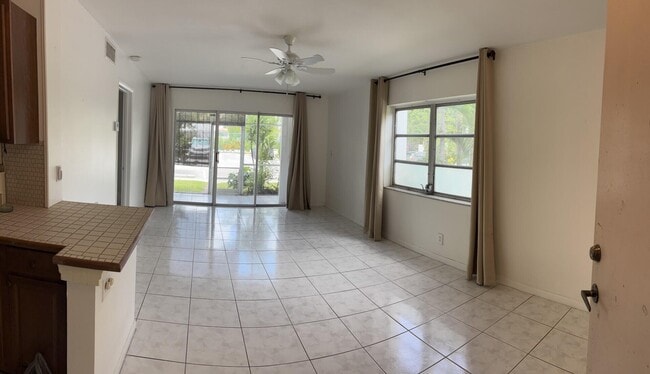 Foto del edificio - 3040 NE 16th Ave