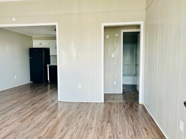 Sala de estar de 2 dormitorios - Treehouse Apartments