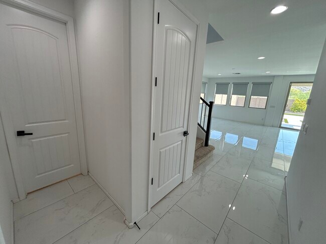 Foto del edificio - 2323 E Harwell Rd