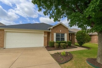 Building Photo - 10420 Devin Ln