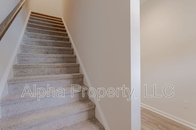 Building Photo - 8 Sabine Leaf Ct