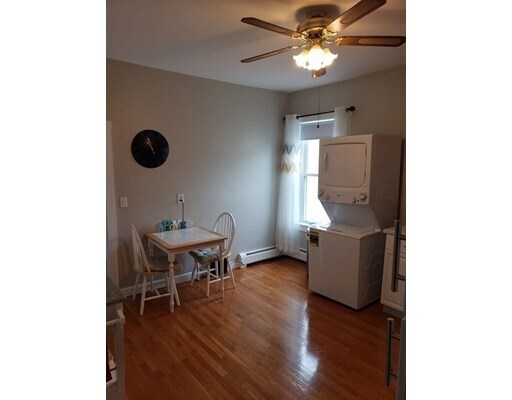 Foto del edificio - 50 Maverick St